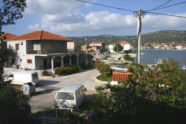 Apartments Ivan Orlic Vinišće Exterior foto