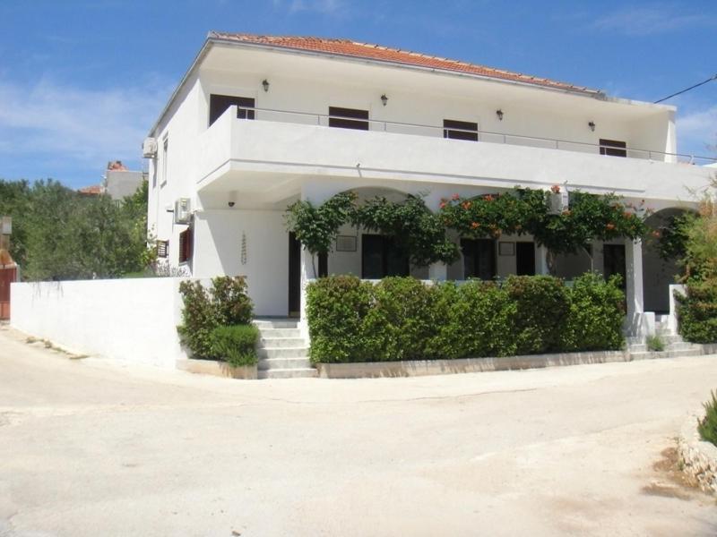 Apartments Ivan Orlic Vinišće Exterior foto